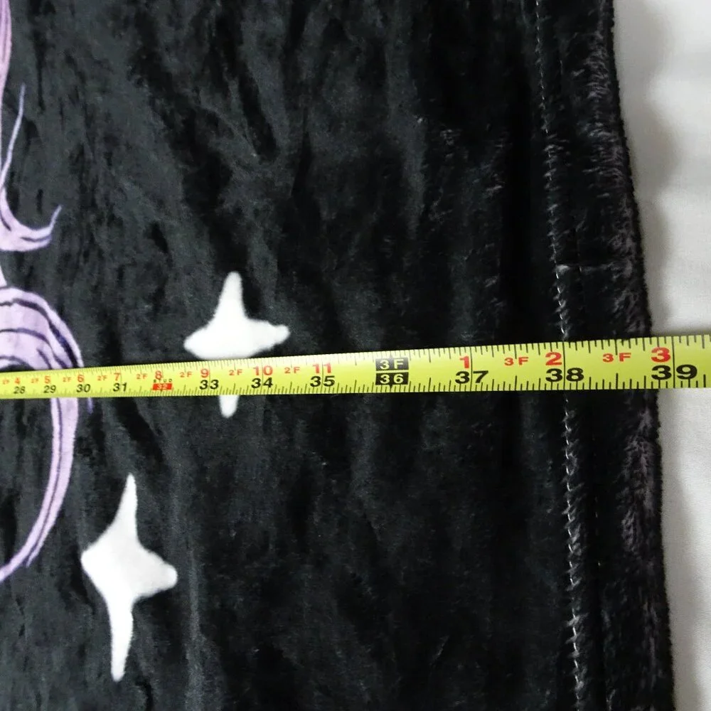 Just A Girl Who Loves Anime Throw Blanket 39inx49in